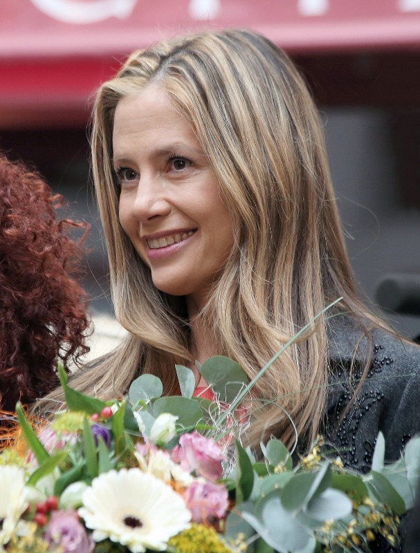 shoutout from Mira Sorvino